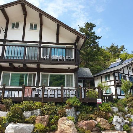 Tongyeong Yehyang Pension Extérieur photo